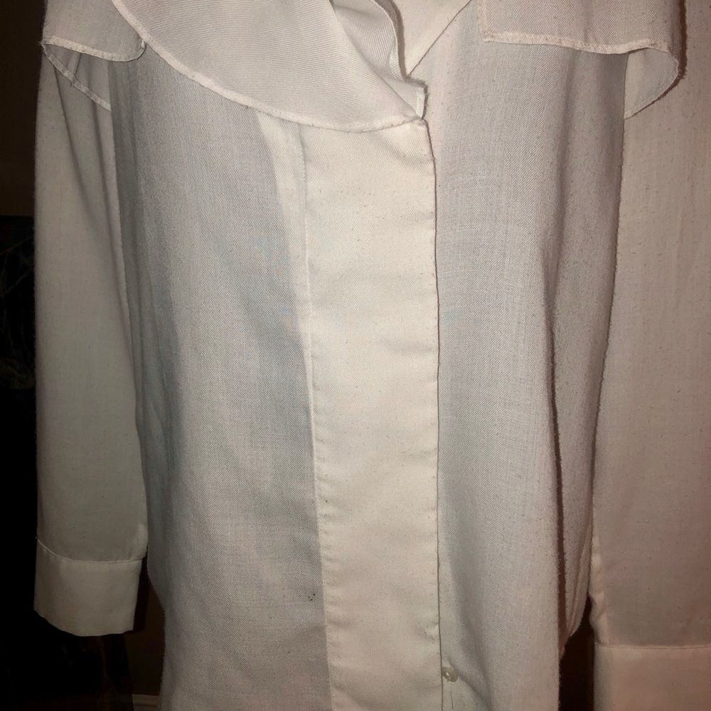 Vince Button down With Ruffle collar NWT - Picture 5 of 5